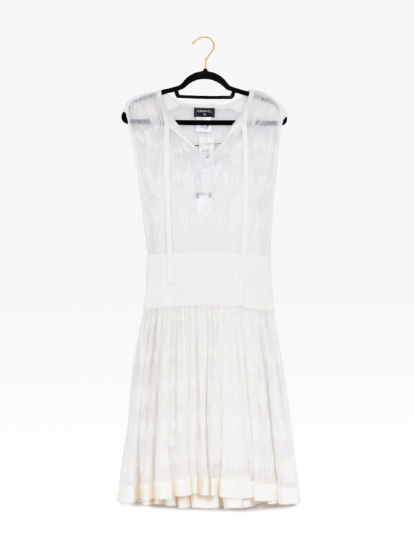 Robe Chanel dentelle blanche