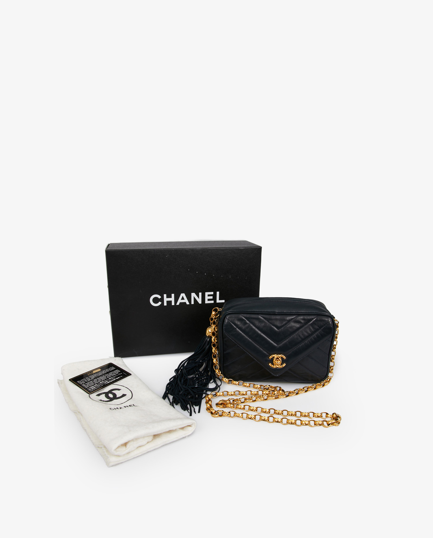 Small vintage Chanel leather Camera bag navy blue - Image 8