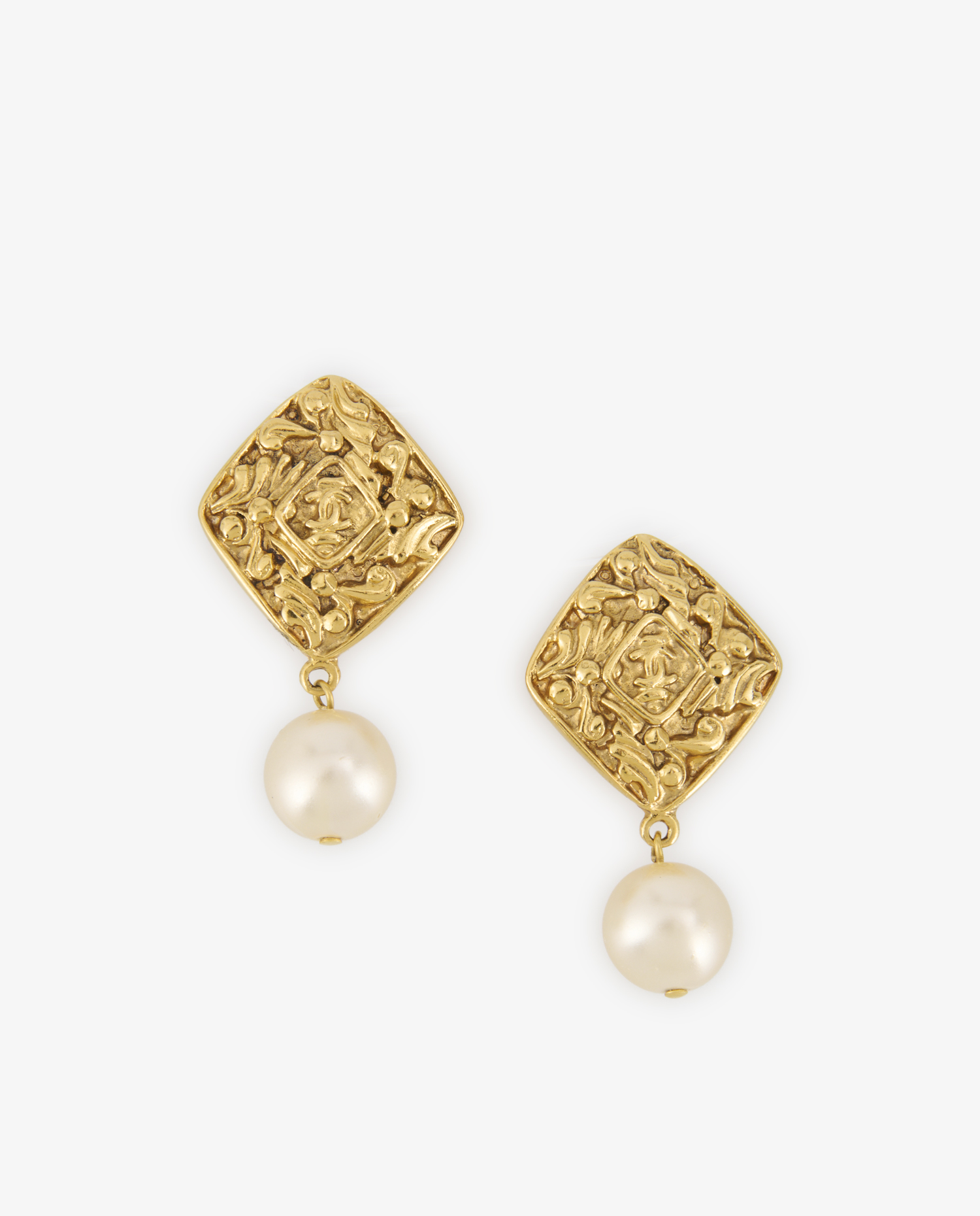 Clips vintage Chanel perles