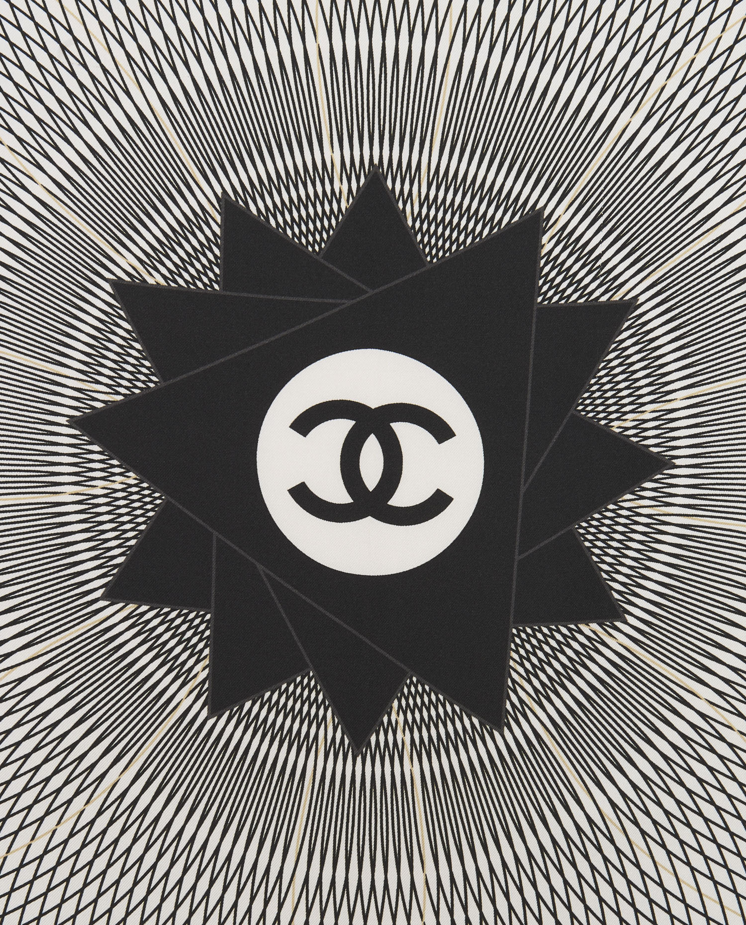Carré Chanel soie motif gaphique – Image 2